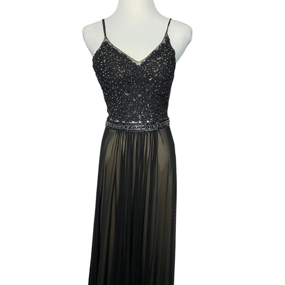 Faviana Long Black Chiffon Dress with Beaded Top Sz 4 - Picture 4 of 11